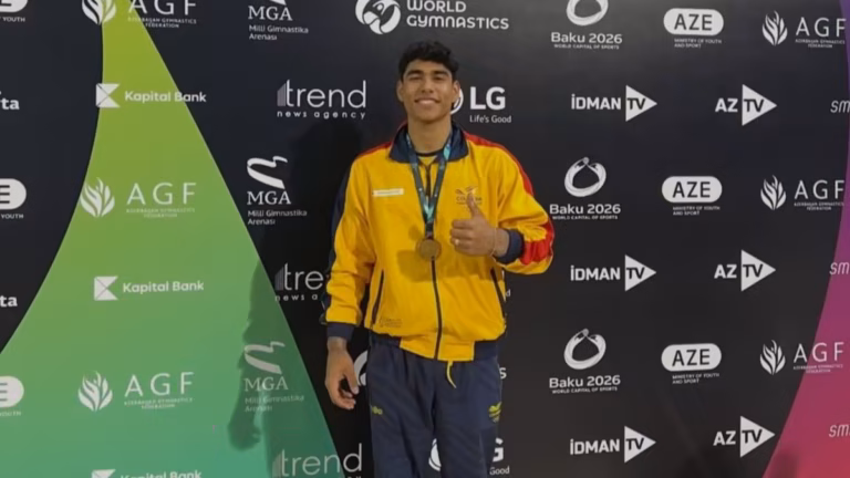 Colombiano Ángel Barajas recibe Oro en el mundial de gimnasia artística de Bakú