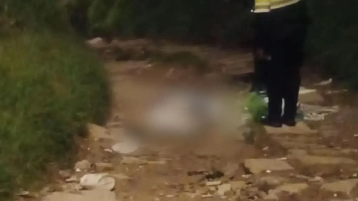 En Santa Fe: investigan el homicidio de un hombre en el barrio La Roca En el barrio La Roca, en la localidad de Santa Fe, fue encontrado el cuerpo de un ciudadano de aproximadamente 60 años con múltiples heridas ocasionadas por arma cortopunzante.