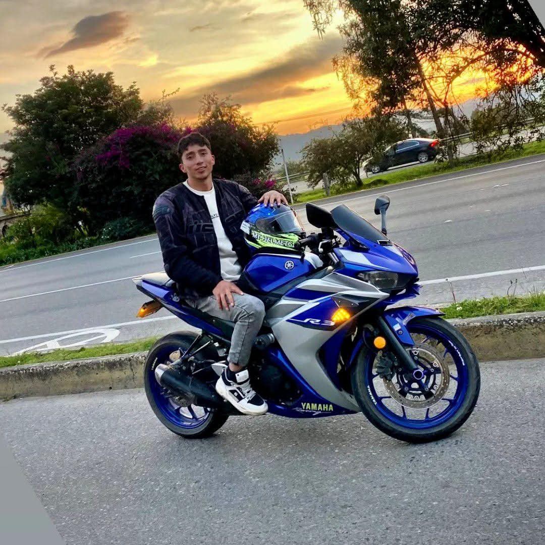 Familia clama justicia tras la muerte de Diego en un accidente 3 Familia clama justicia tras la muerte de Diego en un accidente Familiares y amigos despidieron a Diego Andrés Flórez Depablo, el joven de 25 años que perdió la vida el pasado viernes en un accidente de tránsito.