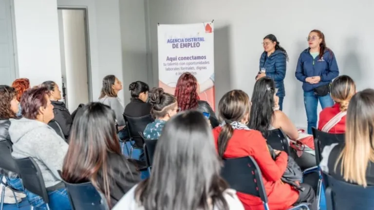 Hay más de 8.600 vacantes de empleos en Bogotá para que se inscriba