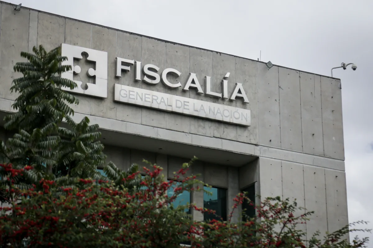 Hermanas habrían estafado a 27 personas con falsos remates judiciales Las hermanas enfrentan cargos por captación masiva y habitual de dinero y estafa agravada, tras ser señaladas de defraudar a 27 personas.