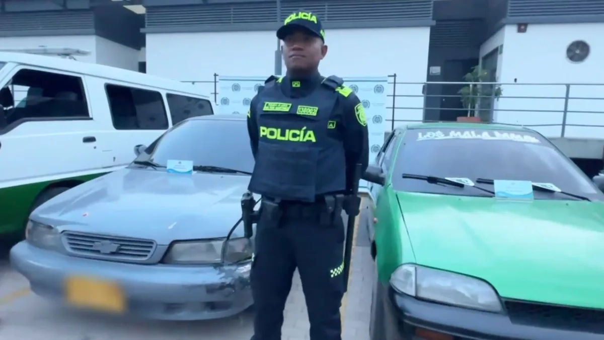 Soacha: capturados tres extranjeros por falsedad marcaria en vehículos Tres extranjeros fueron capturados en la comuna 1 de Soacha por alterar los números de identificación de tres vehículos.