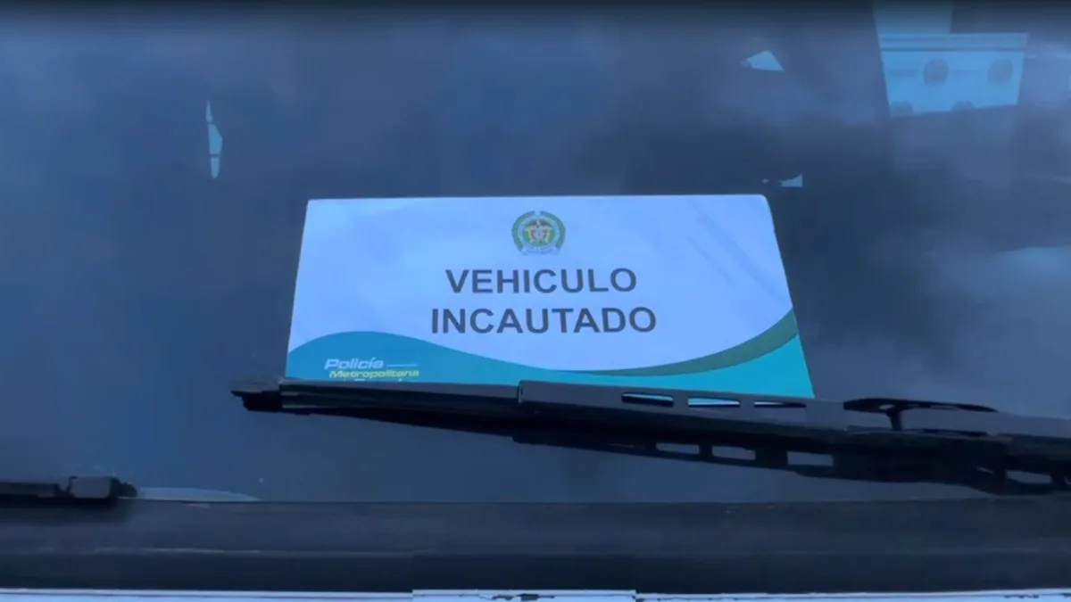 Soacha: capturados tres extranjeros por falsedad marcaria en vehículos Tres extranjeros fueron capturados en la comuna 1 de Soacha por alterar los números de identificación de tres vehículos.