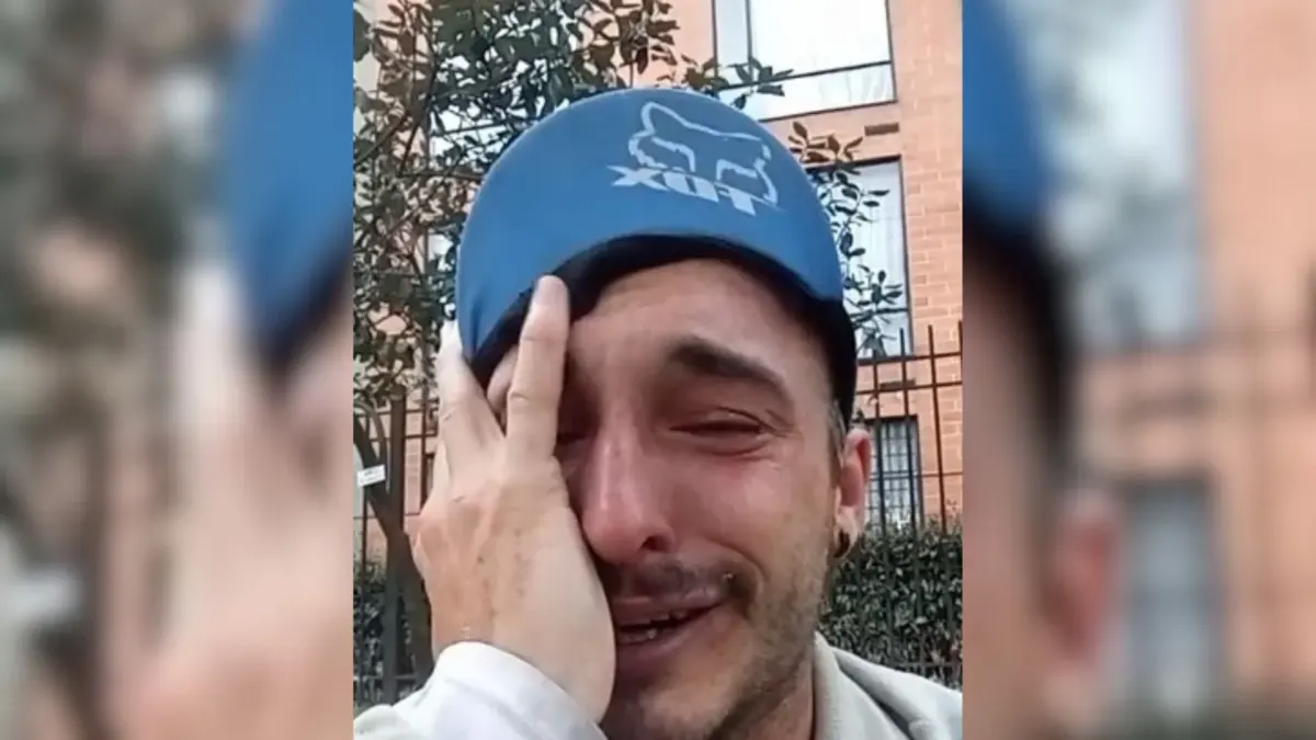 Le frenaron el sueño a Augusto de recorrer el continente en su bici Tras recorrer más de 10.000 kilómetros por Sudamérica, la travesía de Augusto Cardinale se ha visto frenada por un lamentable incidente en la capital colombiana.