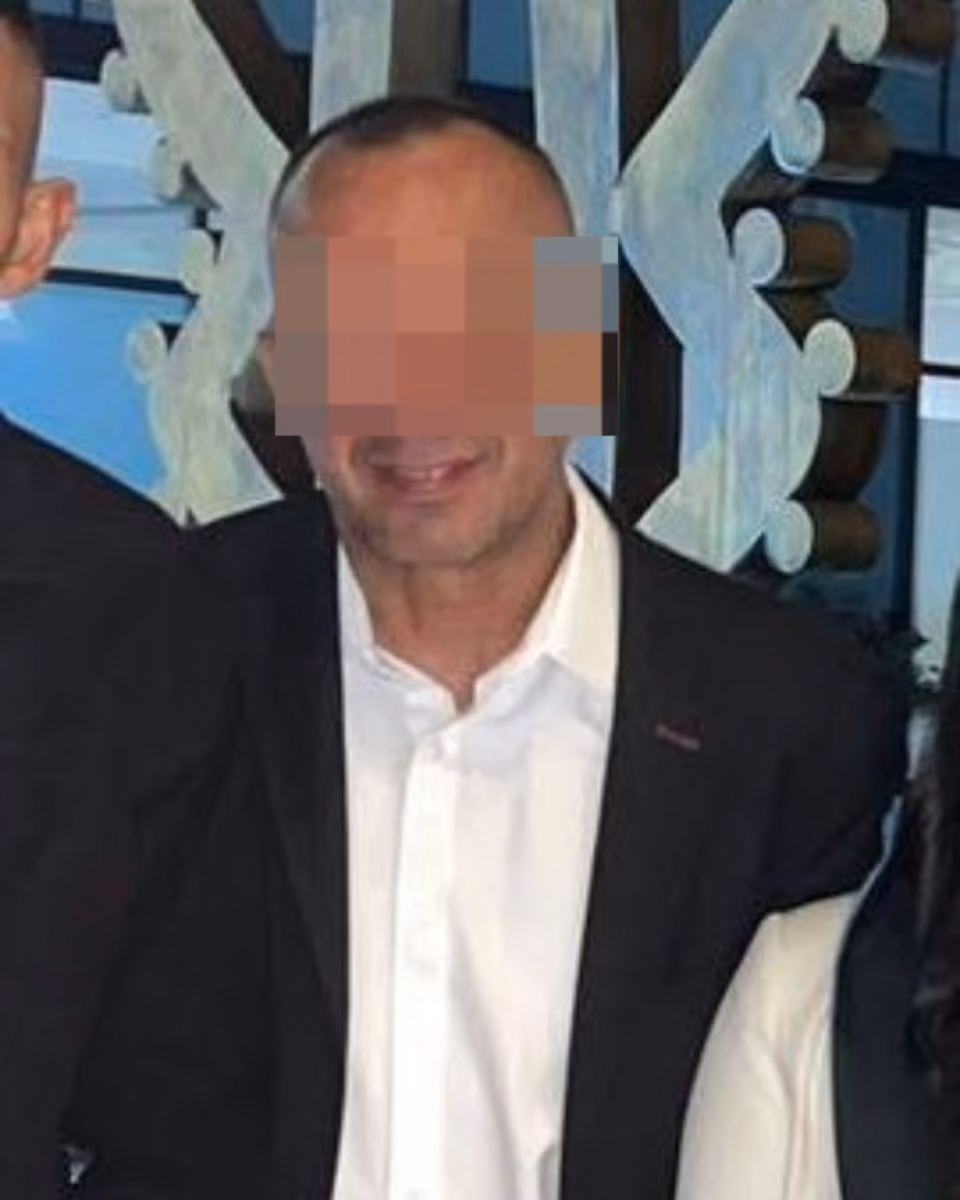 Linares, el empresario que fue atacado a tiros en Usaquén 2 Linares, el empresario que fue atacado a tiros en Usaquén Linares, un hombre de 58 años vinculado anteriormente a esquemas de seguridad del fallecido esmeraldero Luis Abelardo Triana Hoyos, fue víctima de un atentado sicarial mientras se encontraba en una cafetería en Usaquén.