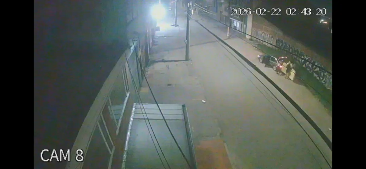 Macabro hallazgo de un cadáver abandonado en Argelia, Kennedy