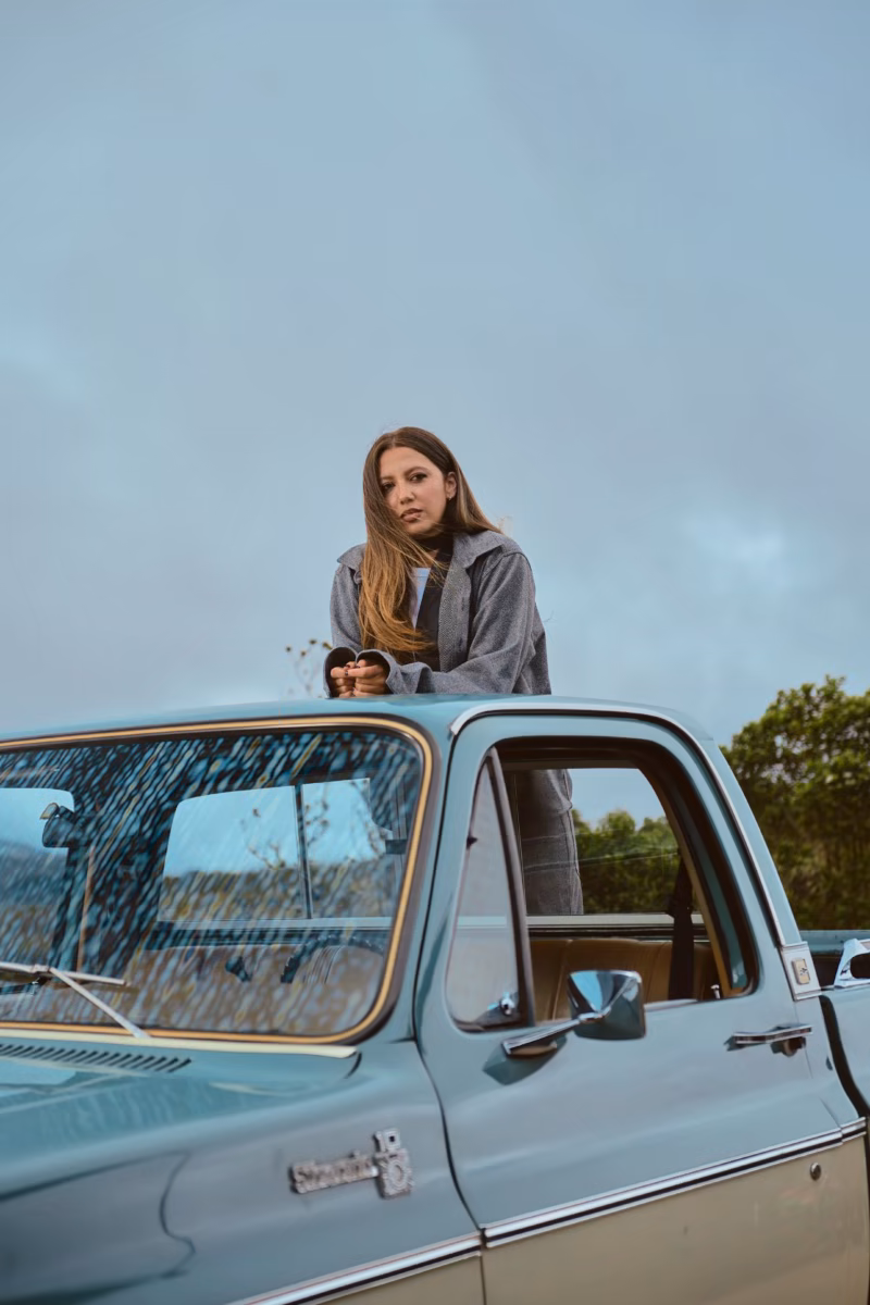 Paréntesis: el manifiesto musical donde Natalia Natalia se atreve a incomodarse. Entrevista Natalia Natalia presenta 'Paréntesis', su EP. Un viaje musical que recorre desde la rabia del desamor hasta la paz de la soledad. Hablamos con ella sobre el reto de colaborar con raperos, su evolución tras Ventino y por qué el escenario sigue siendo su lugar más seguro.