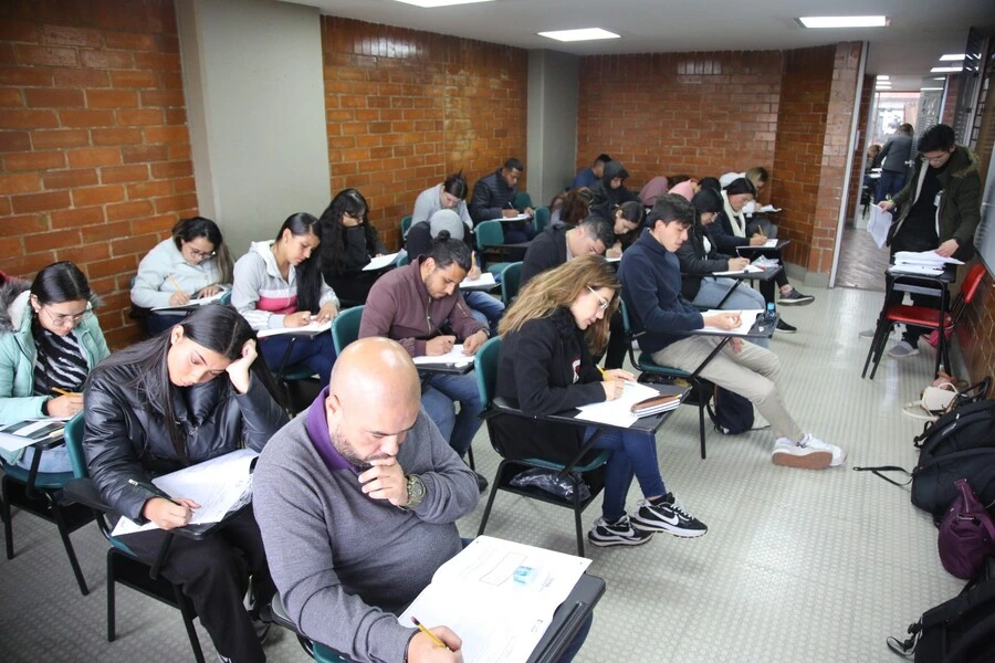 Más de 78 mil estudiantes se graduaron sin presentar la prueba Saber Pro: MinEducación El Ministerio de Educación identificó más de 78 mil estudiantes graduados sin registro de presentación de la prueba Saber Pro entre 2019 Y 2024.