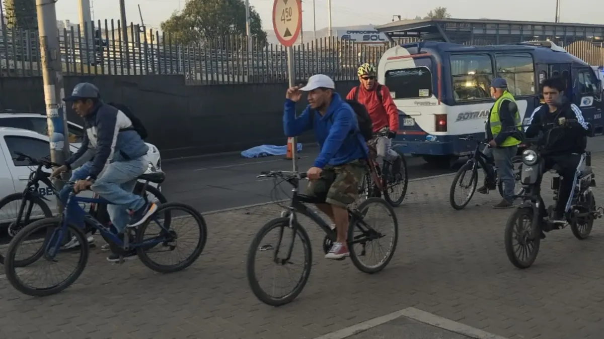 Soacha: misteriosa muerte de un hombre en La Despensa 1 Soacha: misteriosa muerte de un hombre en La Despensa Una muerte rodeada de incertidumbre alteró la rutina en la Autopista Sur, principal corredor de salida de Bogotá, y sembró inquietud entre los vecinos del barrio La Despensa, en el municipio de Soacha.
