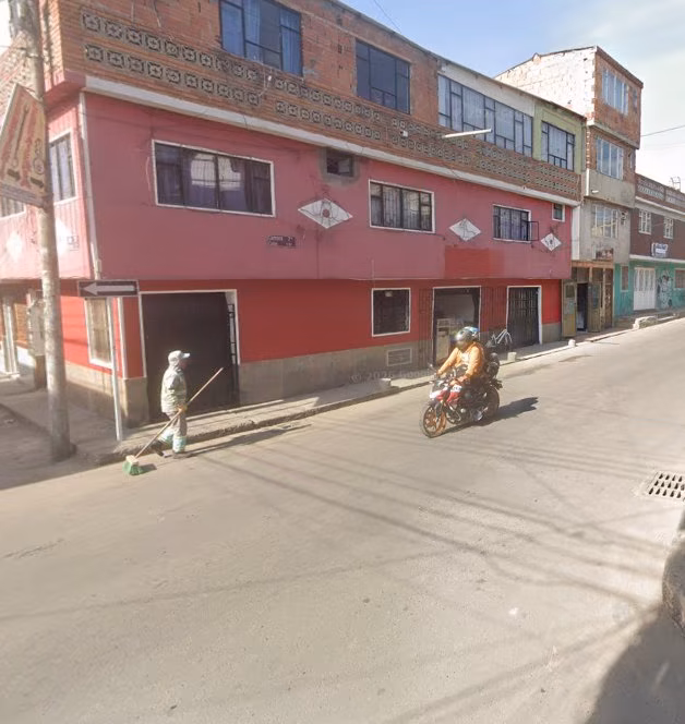 En Soacha: pelea callejera deja un joven muerto y otro herido Un violento altercado cobró la vida de Hugo Nayb Orozco Carvajal en el municipio de Soacha, Cundinamarca.