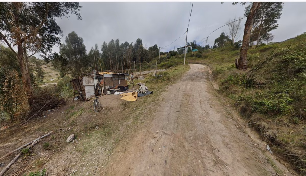 Hallan sin vida a reconocido defensor de animales en zona rural de Soacha La comunidad de la vereda Chacua Alta, en Soacha, se encuentra conmocionada tras el hallazgo del cuerpo sin vida de Édgar Ramiro Retavisca Rodríguez, de 61 años y reconocido como un hombre que dedicó más de dos décadas a rescatar y salvar vidas de animales desamparados.