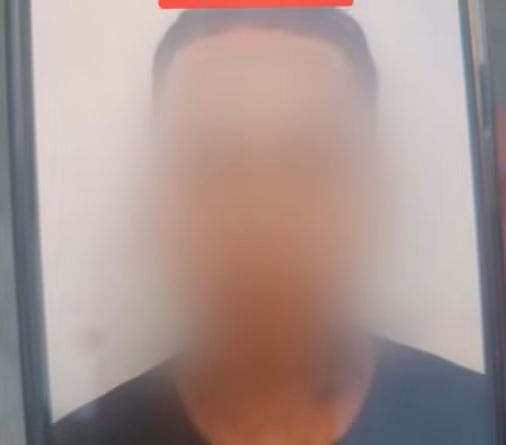 En Ciudad Bolívar: niña de 4 años permanece en estado crítico tras recibir disparo Una menor de cuatro años permanece en estado crítico y con pronóstico reservado luego de que un proyectil, que aún continúa alojado en su cabeza, la impactara en medio de una balacera en Ciudad Bolívar.
